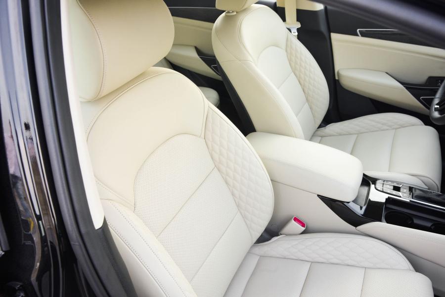  Kia Cadenza 2016 года  (фото 23 из 24)